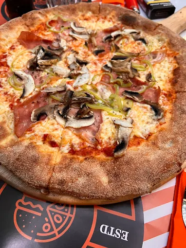 pizza  - trust pizzeria komotini