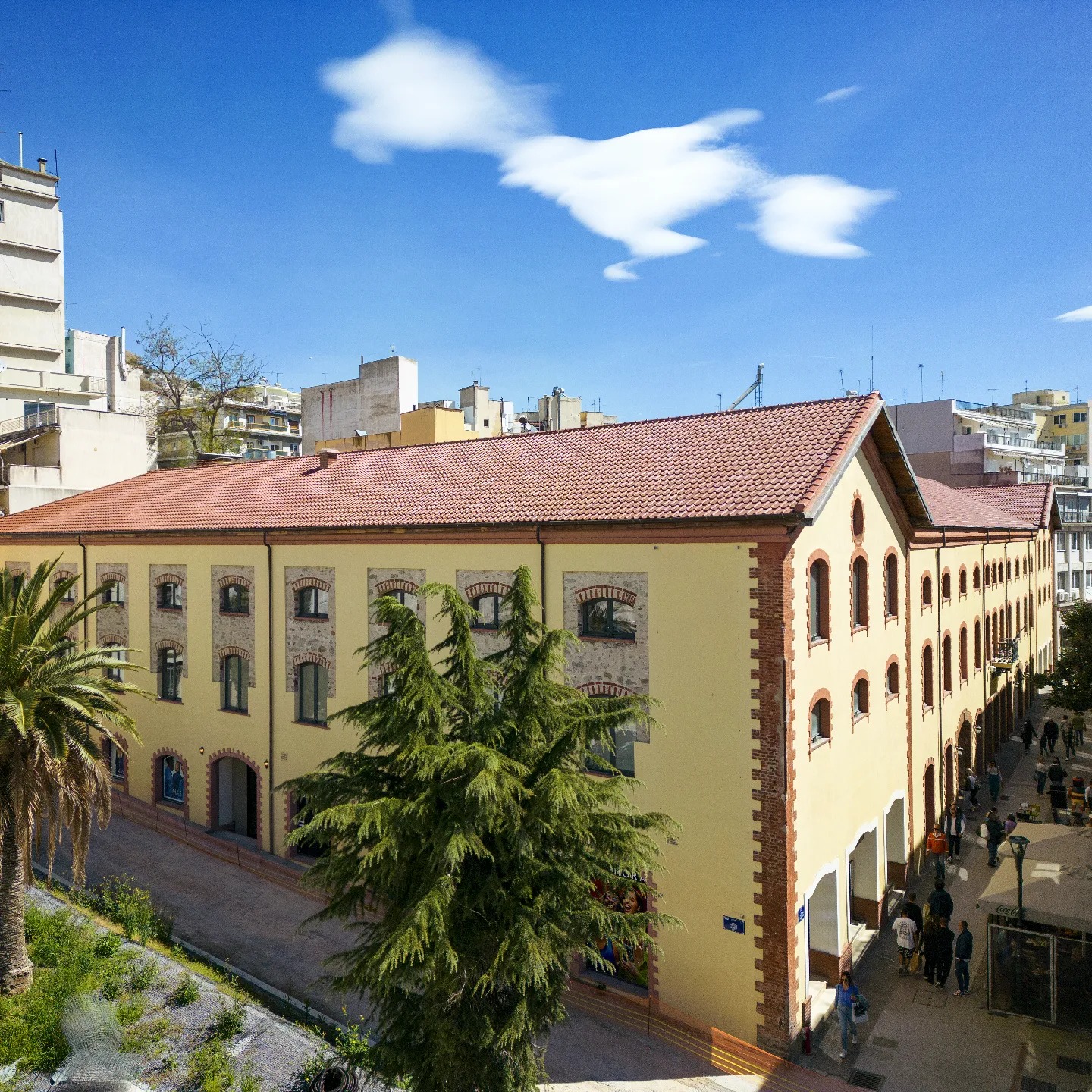 outdoors - kavala shopping mall 