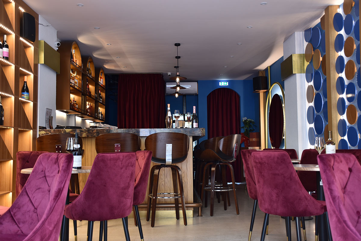 indoors seating  - uncorked the wine house kavala