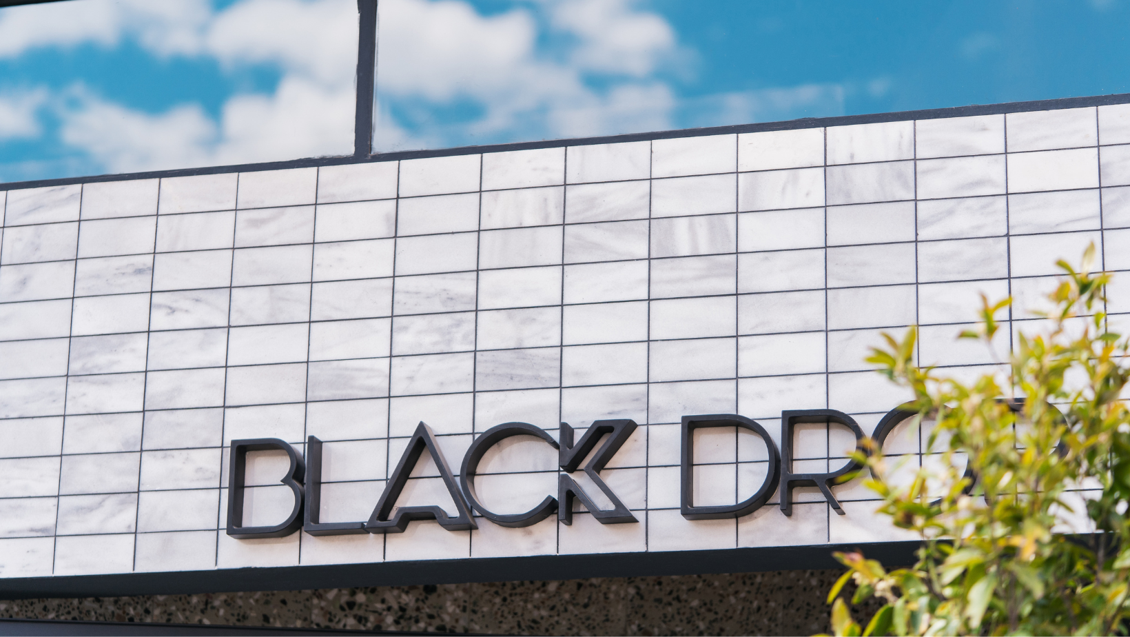 outdoors - black drop coffee store kavala 