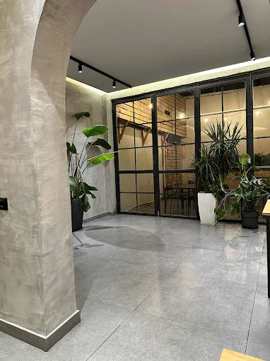 indoors - Kokumi Street Food kavala