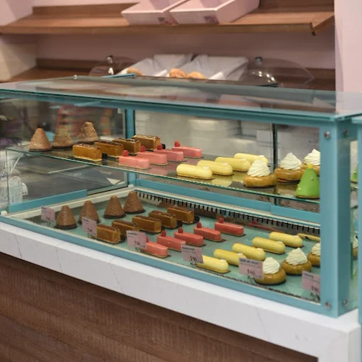 colourfull sweets - Butter 'n Fly patisserie kavala