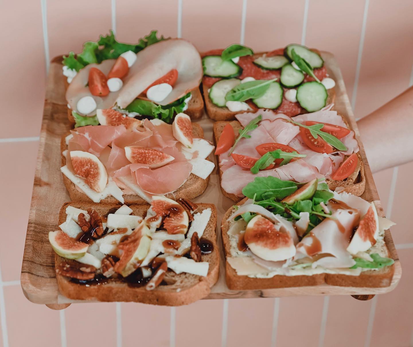 toasts - que rico brunch and coffee sore volos