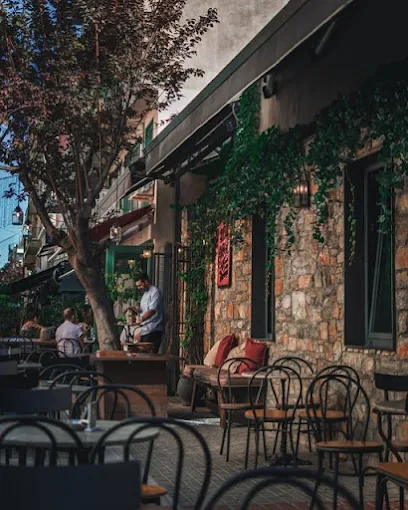 outdoors  - red nose bar volos 